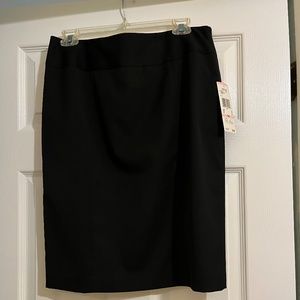 NWT Black stretch skirt, Anne Klein, size 10.